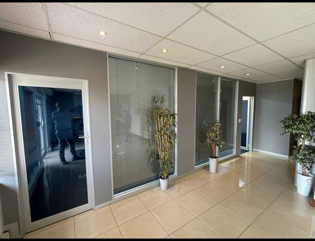 BUSINESS PROPERTY TO RENT IN DIE HOEWES